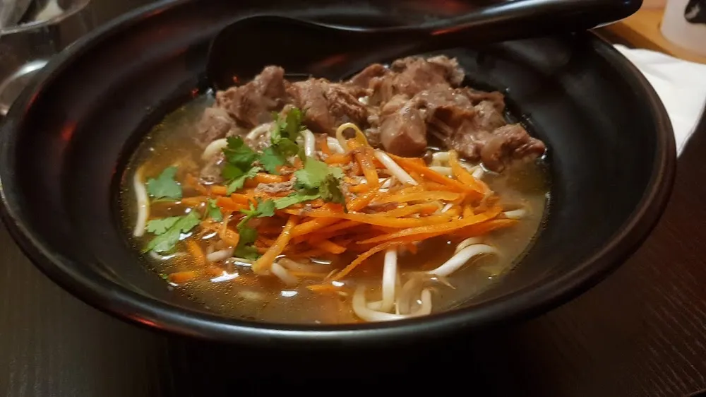 Saute de Boeuf Aux Nouilles Sautées Au Boeuf